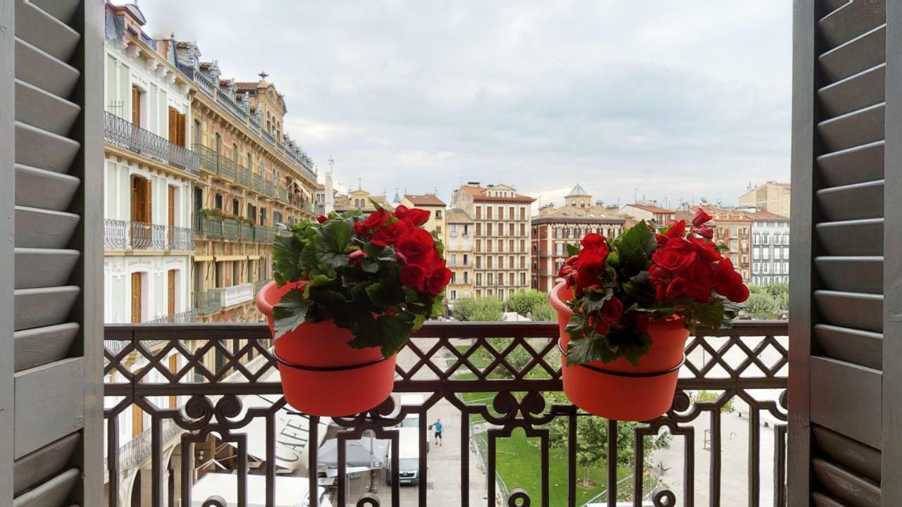 Apartamento Plaza Del Castillo Pamplona Exterior foto